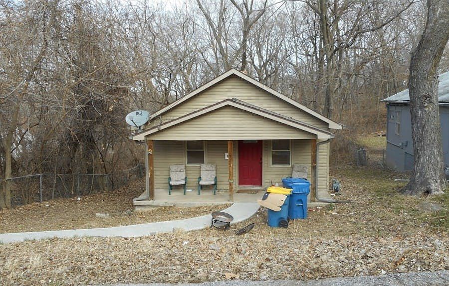 1st image of 11214 Felton St