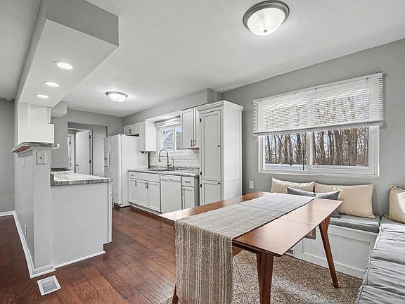 2nd image of 16740 Cleveland Rd