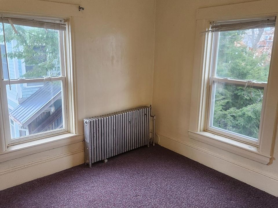 2nd image of 8 Chapel St #6