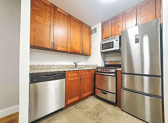 1st image of 305 E 47th St #8F
