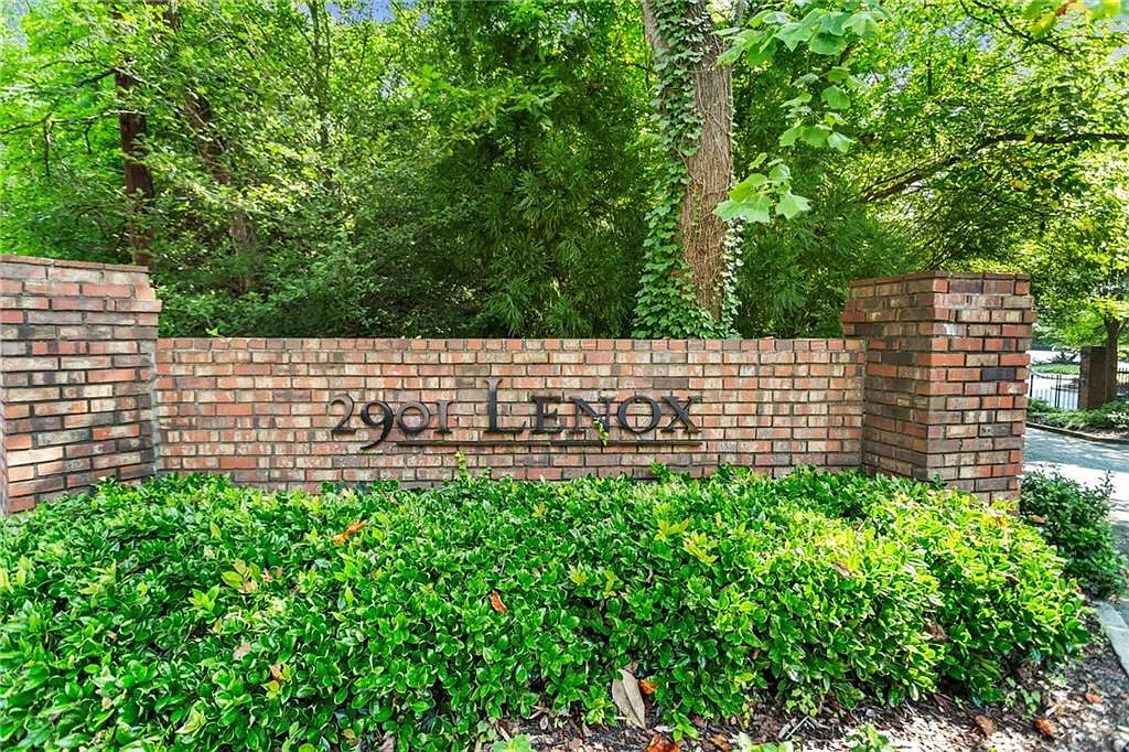 2 bed, 2.0 bath, 1264 sqft, $2,300 — Photo 2