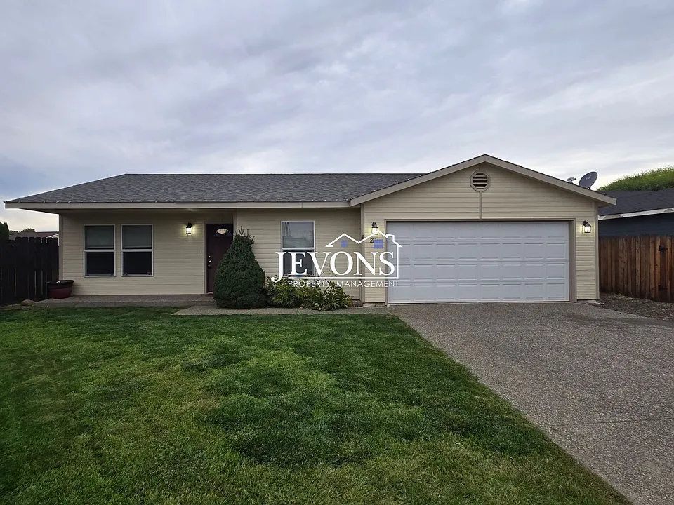 2134 S 64th Ave