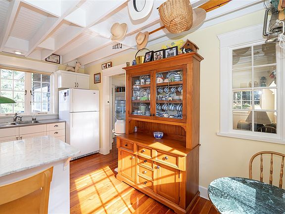 5th image of 696 Rainbow Rd