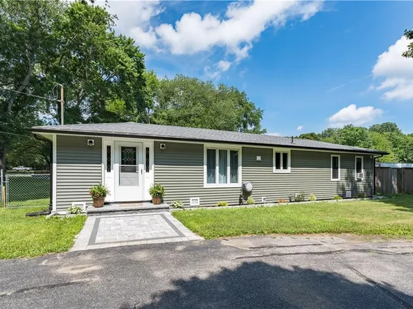 253 Station St, Coventry, RI 02816