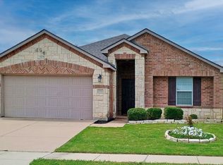 394 Meadow Ridge Dr, Burleson, TX 76028