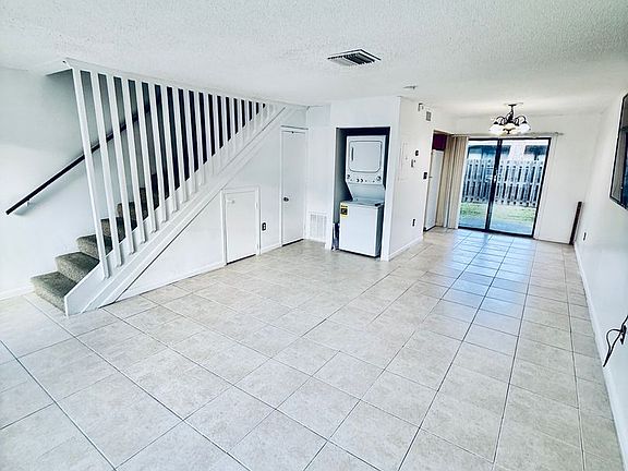 5th image of 1301 Arlington Ln NE APT 106