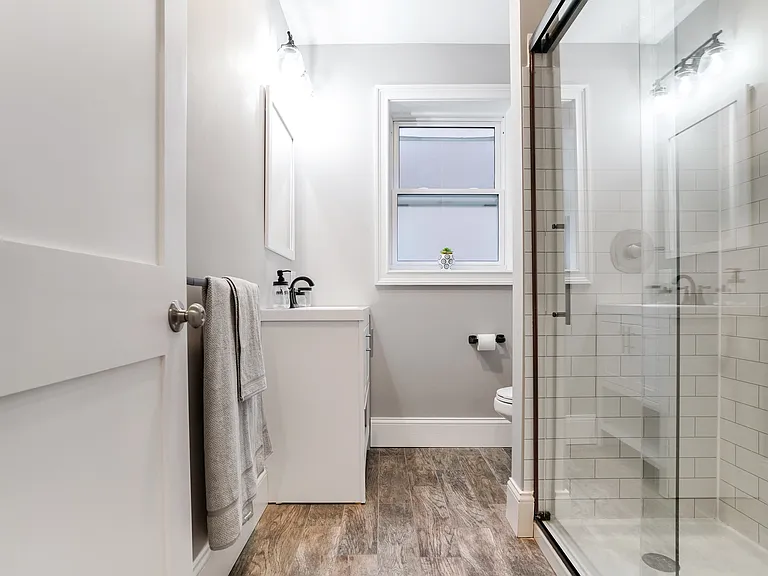 179 Babcock St — Photo 8