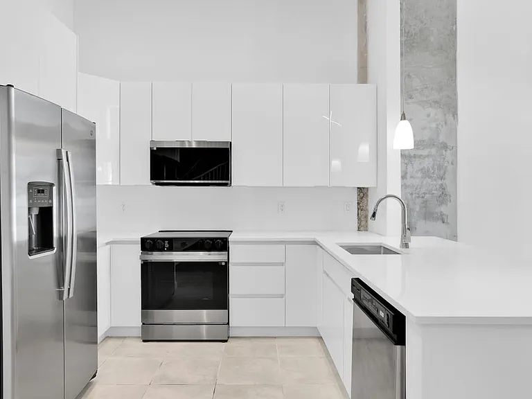 300 S Australian Ave #125 — Photo 30