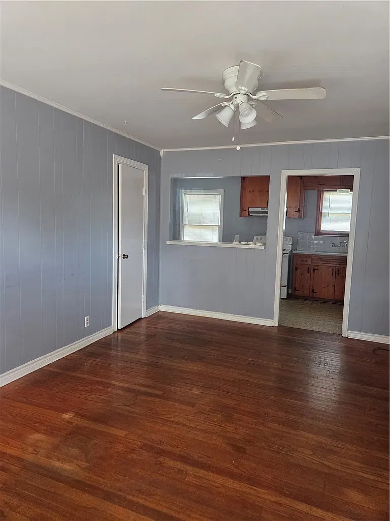 3 bed, 1.5 bath, 1015 sqft, $1,500 — Photo 3