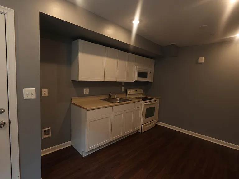 4645 Hillside Rd SE #5 — Photo 2