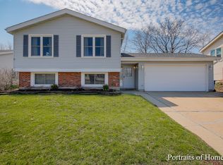 125 Harding Dr, Glendale Heights, IL