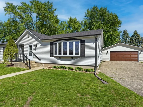 125 S Eagle St, Belle Plaine, MN 56011
