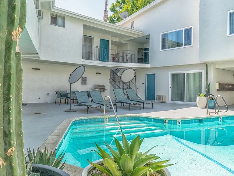13429 Moorpark St — Photo 1