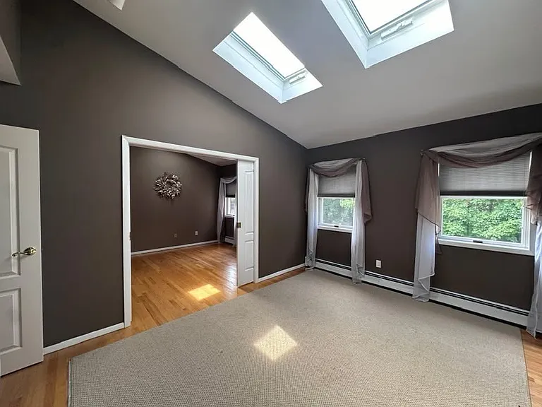 500 Hoffman Ln — Photo 5