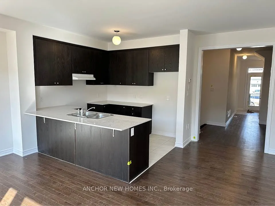 4 bed, $2,999 — Photo 3