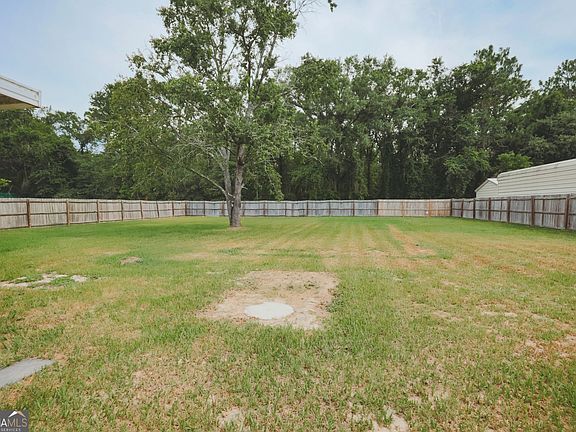 4th image of 4063 Meadow Cir