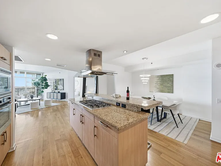 13650 Marina Pointe Dr #1603 — Photo 13