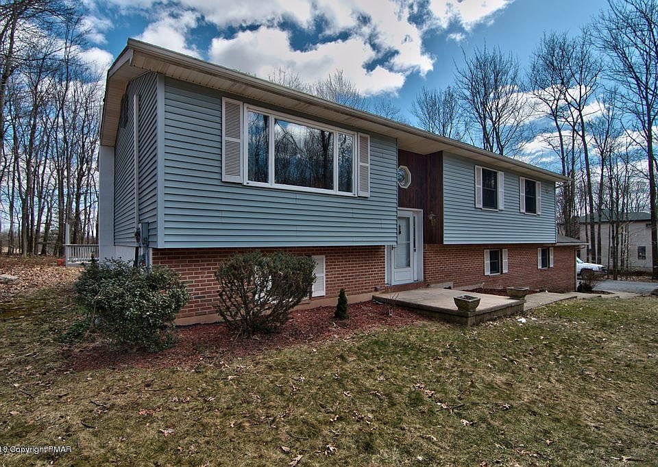 1st image of 208 Blackthorn Dr