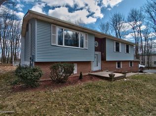 208 Blackthorn Dr, Saylorsburg, PA 18353