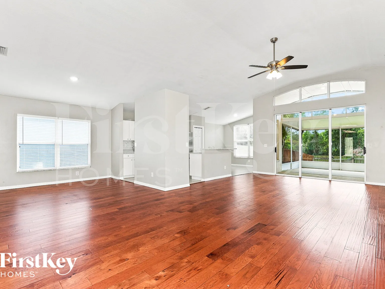 3 bed, 2.0 bath, 2090 sqft, $2,205 — Photo 4
