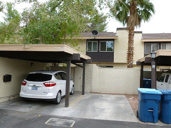 3rd image of 590 Willow Green Dr