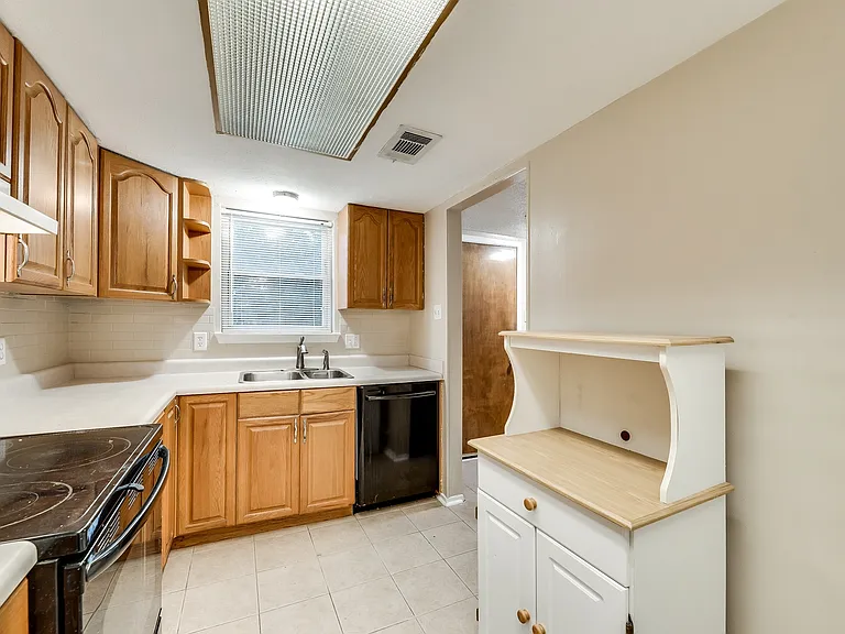 3101 Duck Creek Pkwy — Photo 2