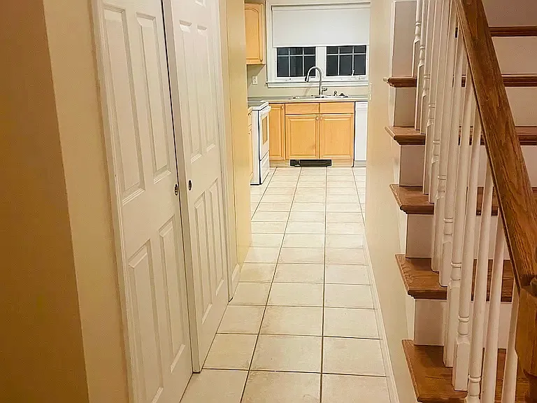 front foyer hallway - 184 Prospect Hill Rd