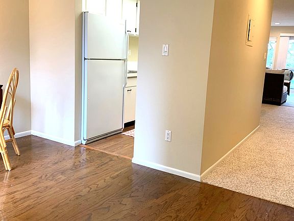5th image of 1661 NW Lakeway Ln #312