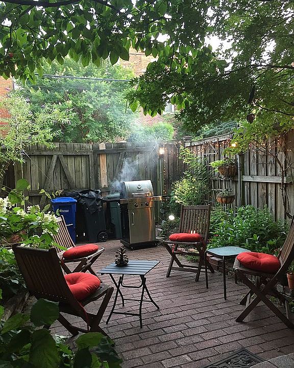 garden/parking