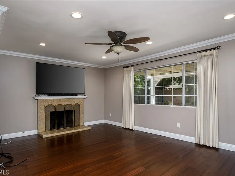 440 Coronado St — Photo 3
