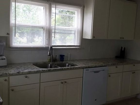4th image of 625 Maloney Grove Ave SE