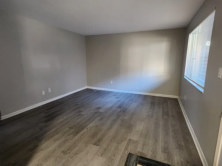 220 E. Lane Ave. — Photo 33