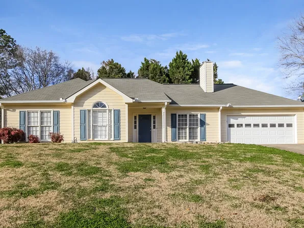 3935 Willowmeade Dr, Snellville, GA 30039
