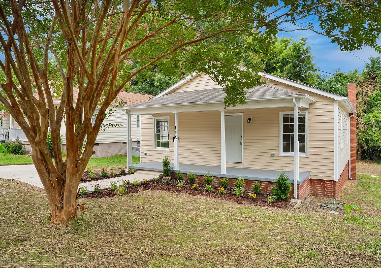3 Bed, 2 Bath Home in Prime Durham Location! Early August Available — Photo 1