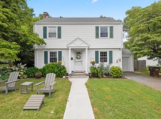 50 Bentwood Rd, West Hartford, CT 06107