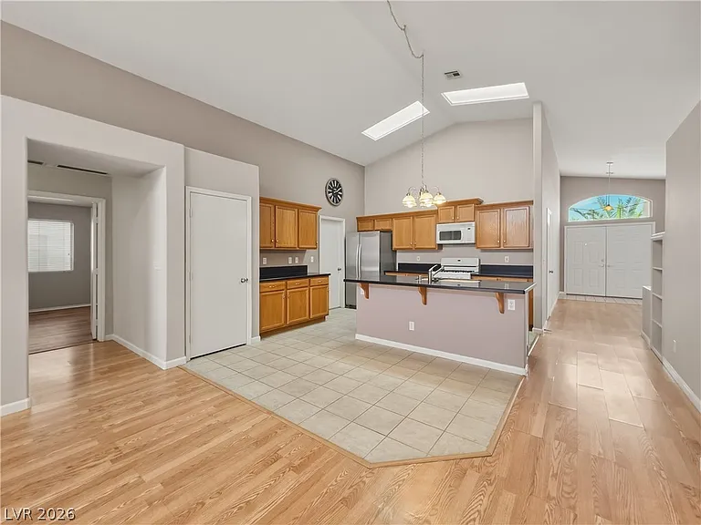 1037 Blue Lantern Dr — Photo 32