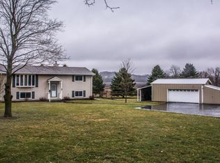 W2993 Springfield Rd, Lake Geneva, WI 53147
