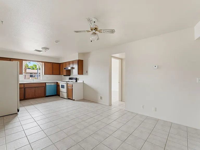 1107 N July Cir — Photo 5