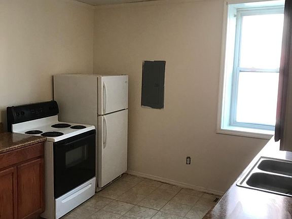 5th image of 825 River St #1