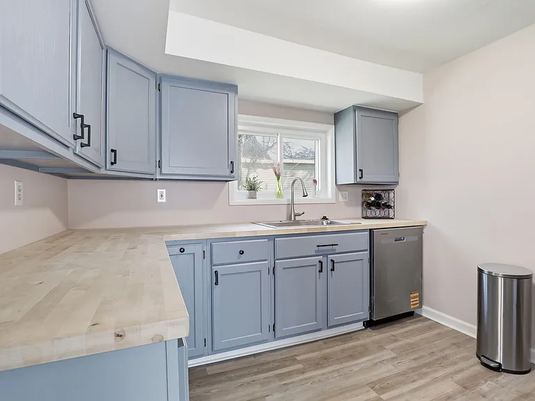 4168 Minnetonka Dr — Photo 16