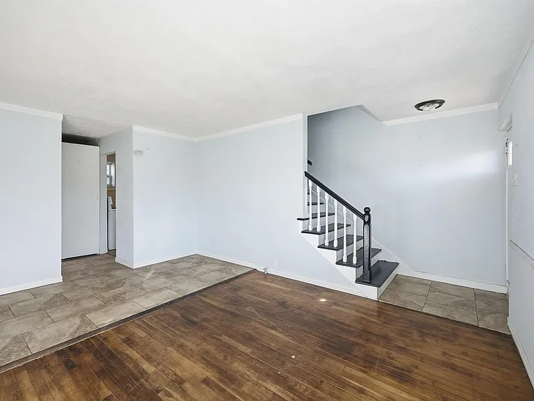 305 W Morton St #307 — Photo 5