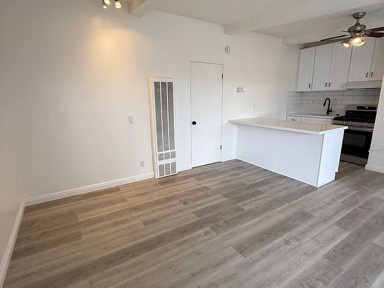 Oxnard Occidental Apartments — Photo 29