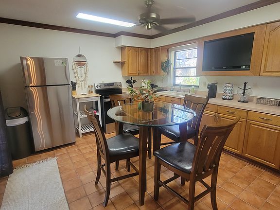 3rd image of 206 Courtland Cir #A1