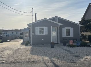 5 Compass Rd, Waretown, NJ 08758