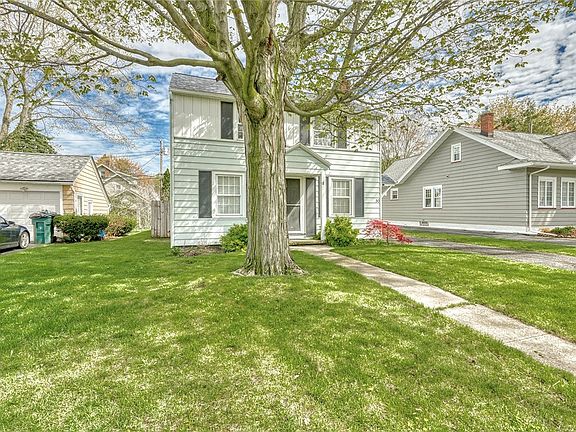3rd image of 30 Parkwood Rd