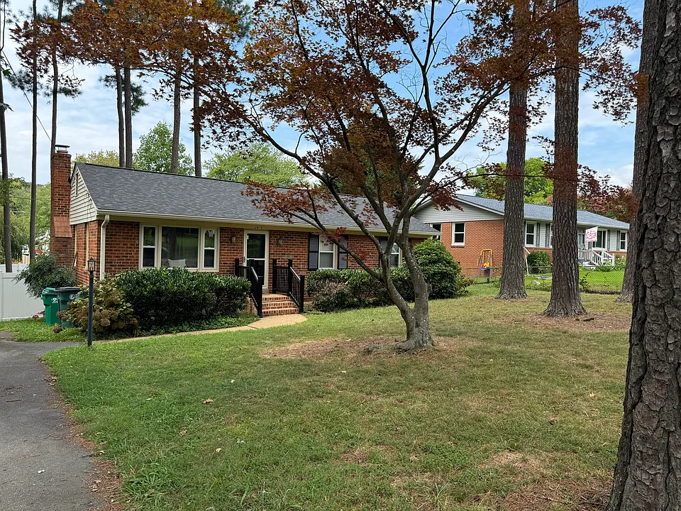2410 Aiken Dr