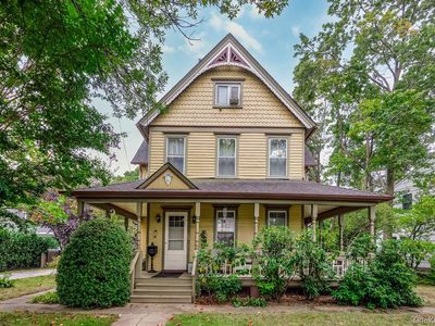 32 Smith Street, Rockville Centre, NY, 11570