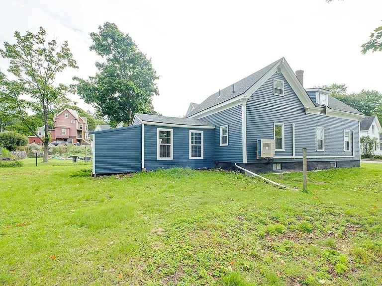 99 Oak St — Photo 22
