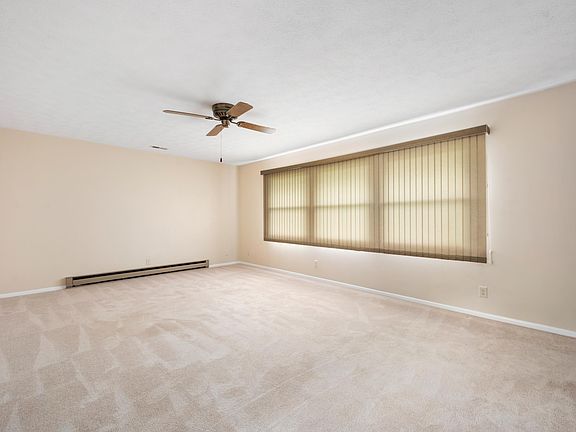 4th image of 2111 W Sheffield Dr