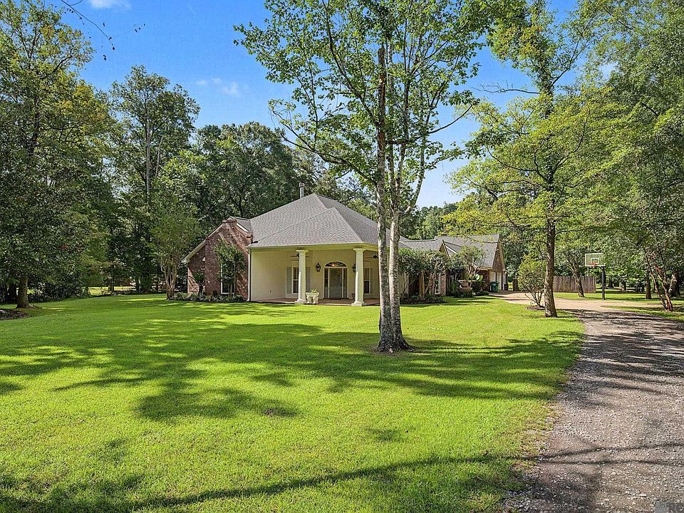1st image of 8812 Wildwood Dr